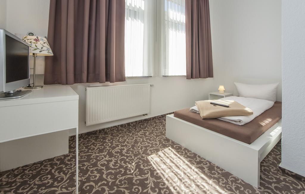 Pension Lok-Inn Walluf الغرفة الصورة