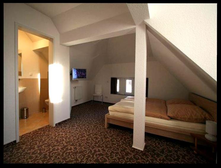 Pension Lok-Inn Walluf الغرفة الصورة